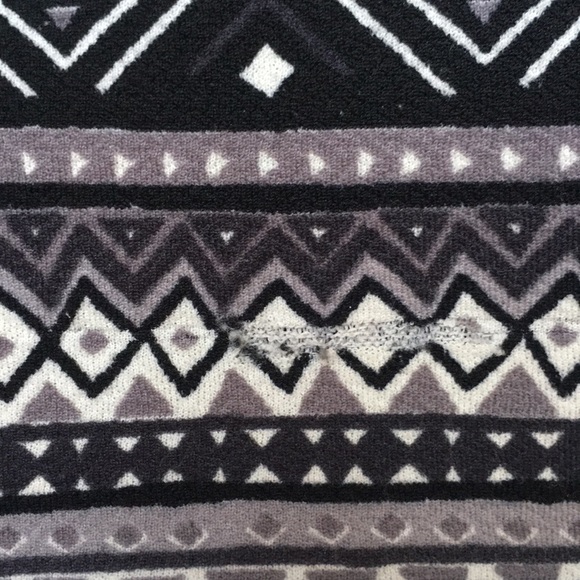 ⬇️ 2 Marked Listings for $25 - Big Girls Athletic Dance Sports Top - Picture 4 of 7